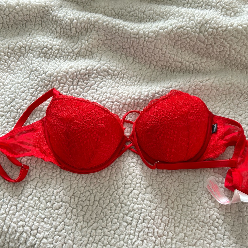 VICTORIA SECRET PUSHUP BRA